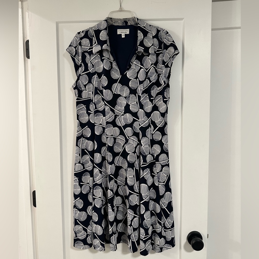 Signature by Robbie Bee Collared dress, size L